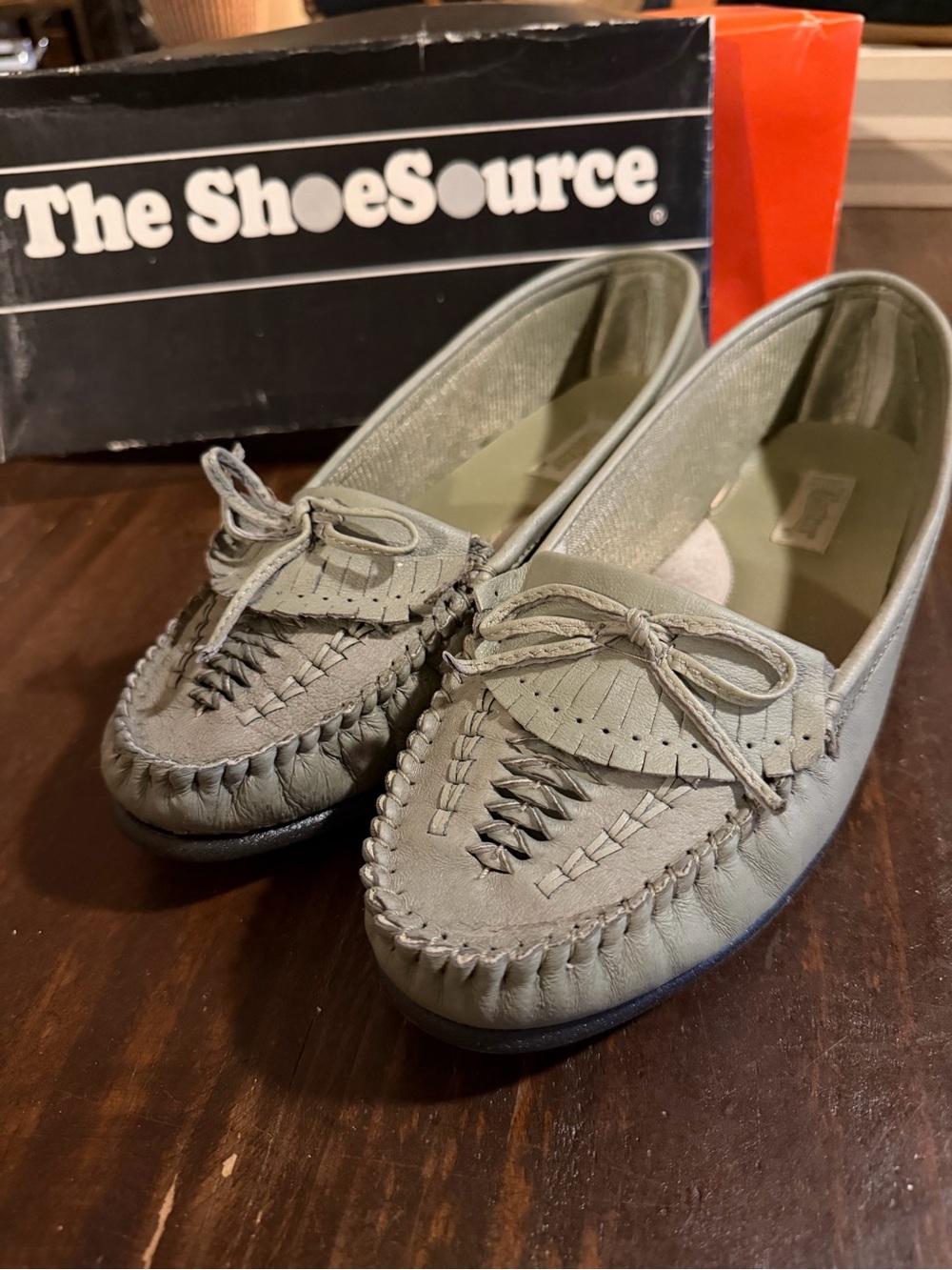 VTG Payless ShoeSource Celery Grey Moccasin Loafers with Bow - Wide Width 11W